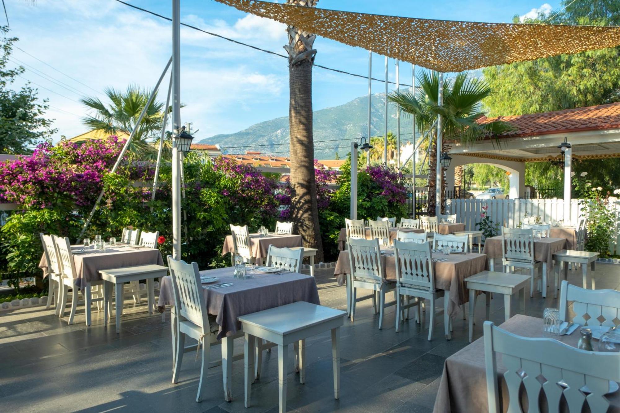 Sea Breeze Hotel And Apartments Ölüdeniz Esterno foto