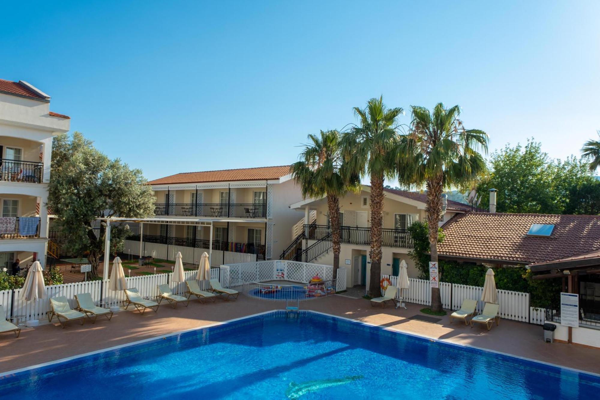Sea Breeze Hotel And Apartments Ölüdeniz Esterno foto